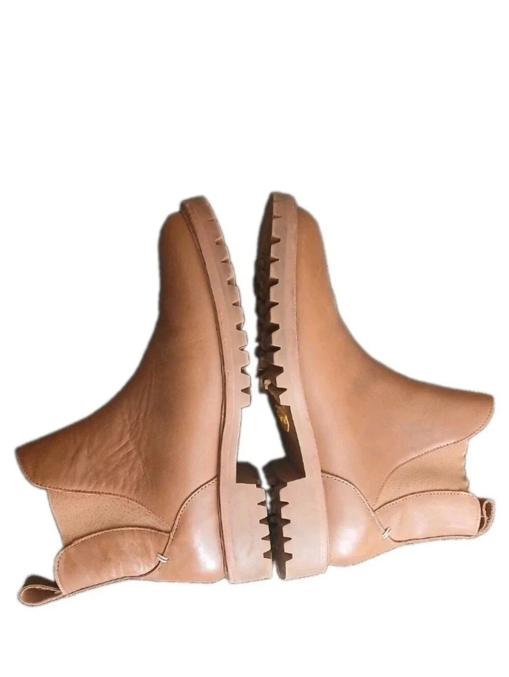 Label Unisex Chelsea Work Boot Size M8.5 /W10 One boot is more worn. See Photos